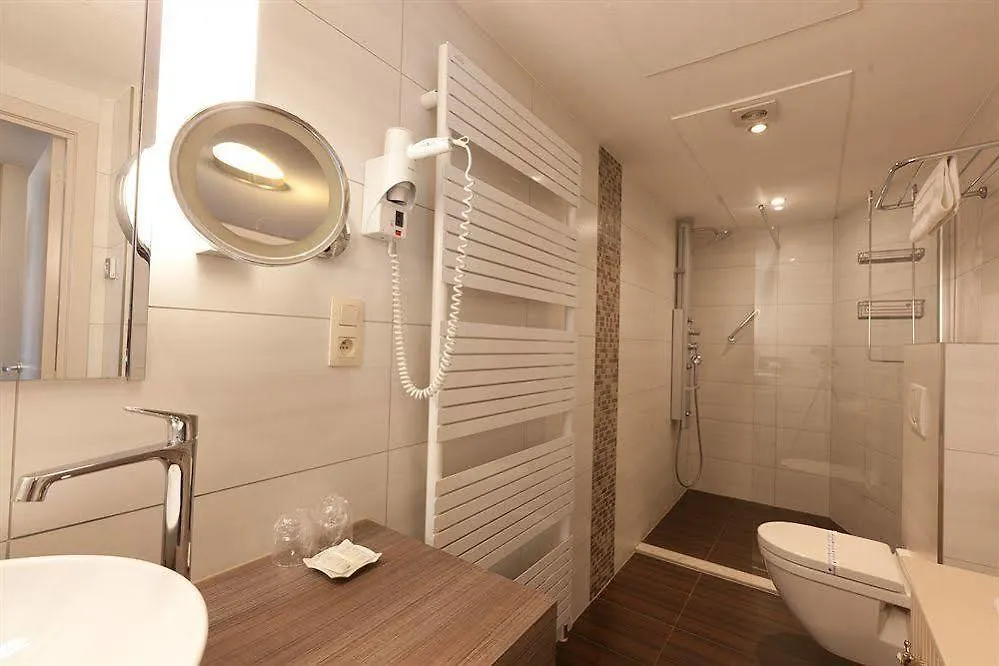 Hotel De Hofkamers Ostend 3*,  Belgium